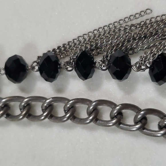 Black and silver layered statement necklace - Picture 2 of 4